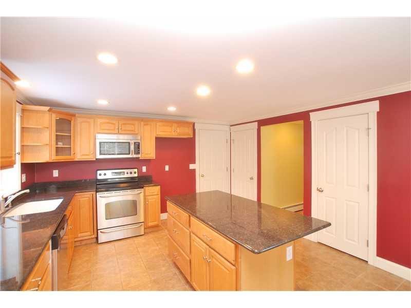 23 Pheasant Ridge Drive Windham, ME 04062 - Photo 5 of 18 Kitchen. Granite counters and...