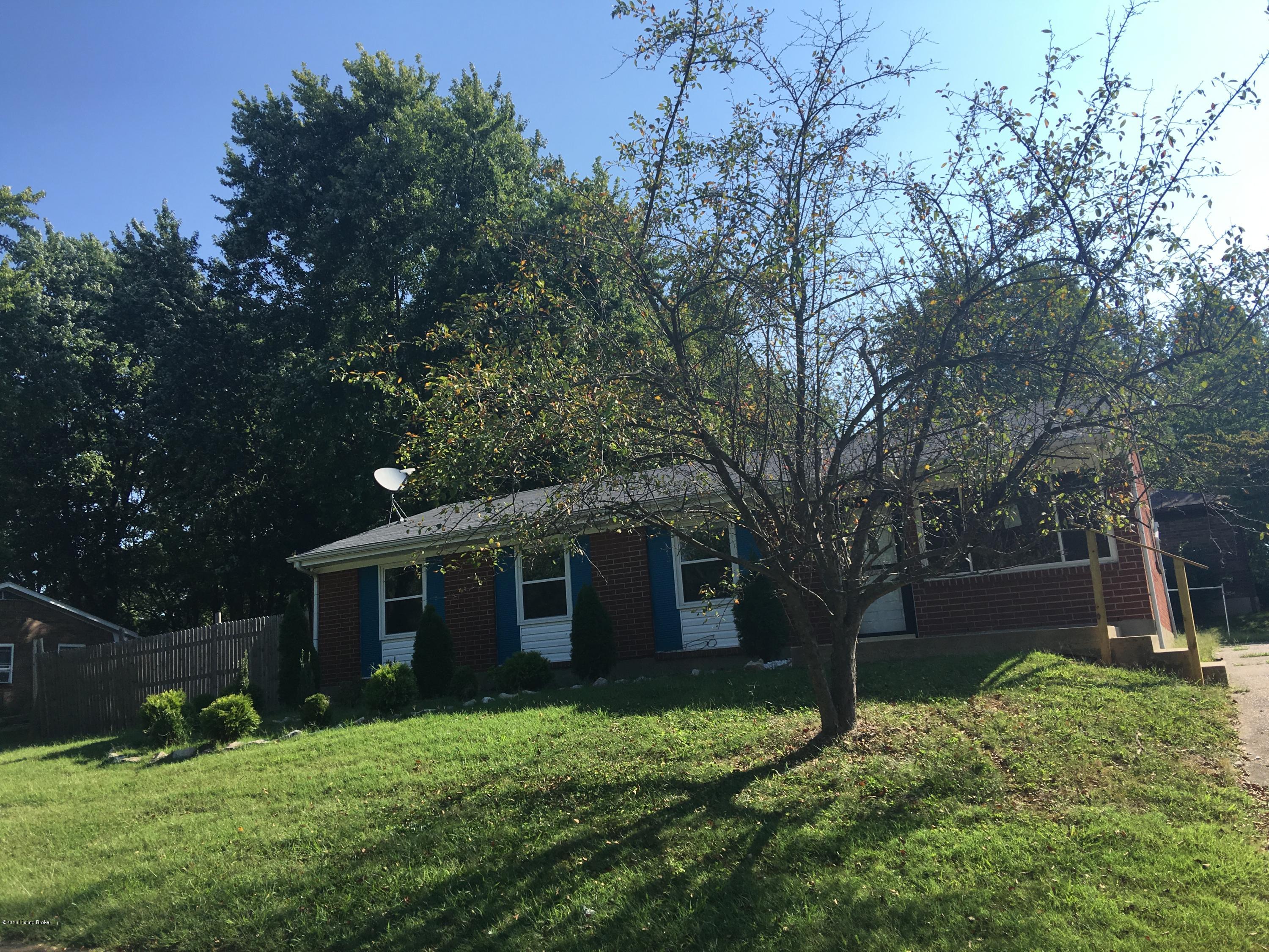 7729 Rochelle Road Louisville, KY 40228 - Photo 1 of 15 IMG_3863