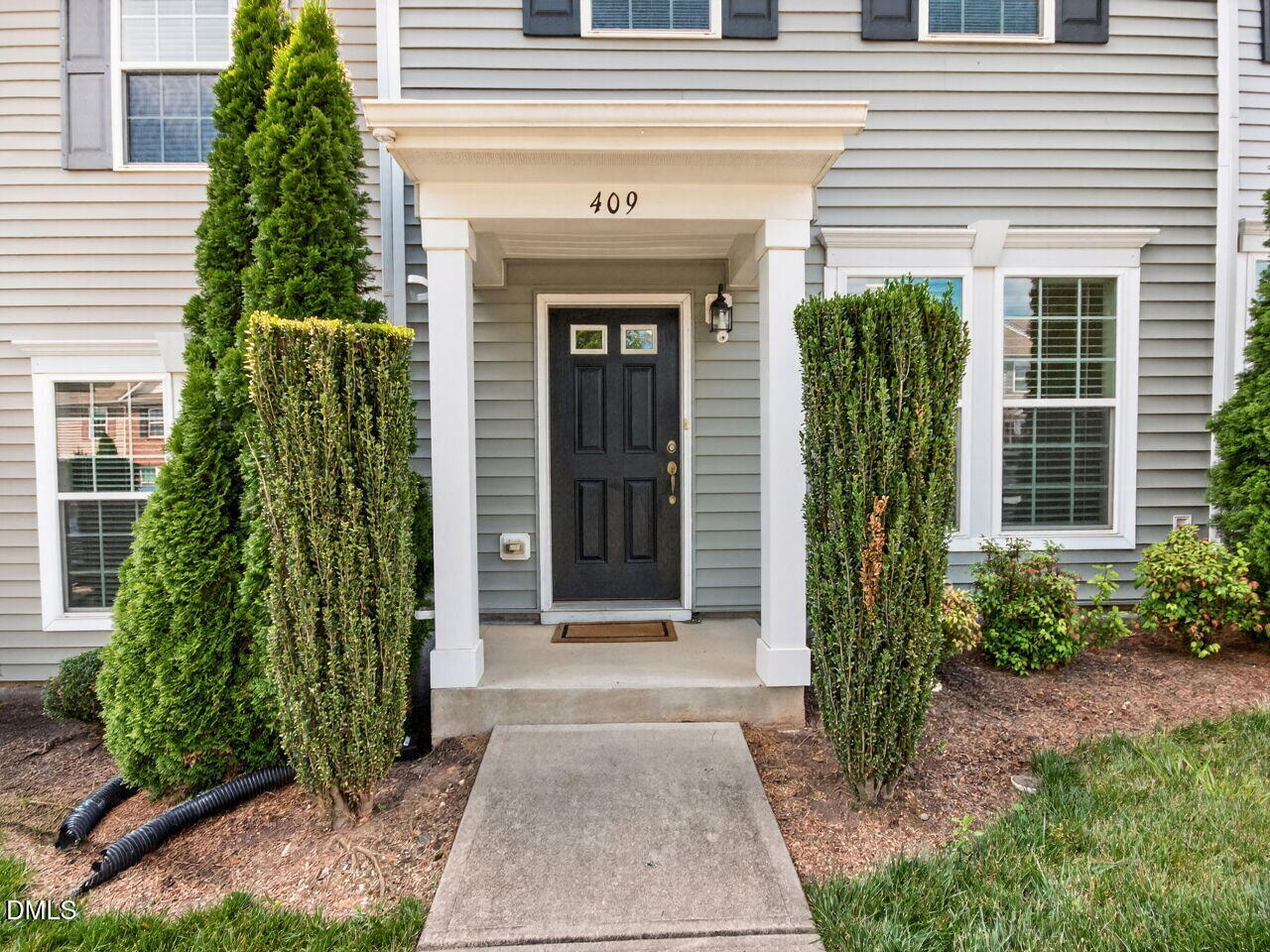 409 Provincial Street Raleigh, NC 27603 - Photo 3 of 26 003-1280x960-photo