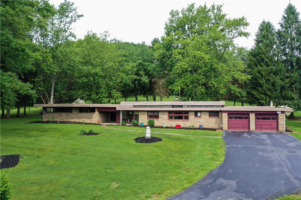 279 Green Valley Road Eighty Four, PA 15330 - Photo 2 of 25