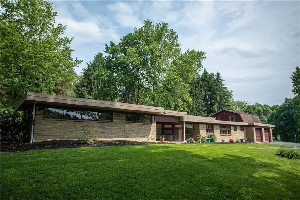 279 Green Valley Road Eighty Four, PA 15330 - Photo 3 of 25