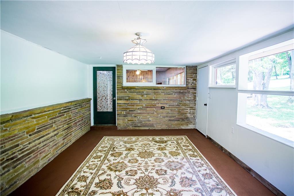 279 Green Valley Road Eighty Four, PA 15330 - Photo 9 of 25