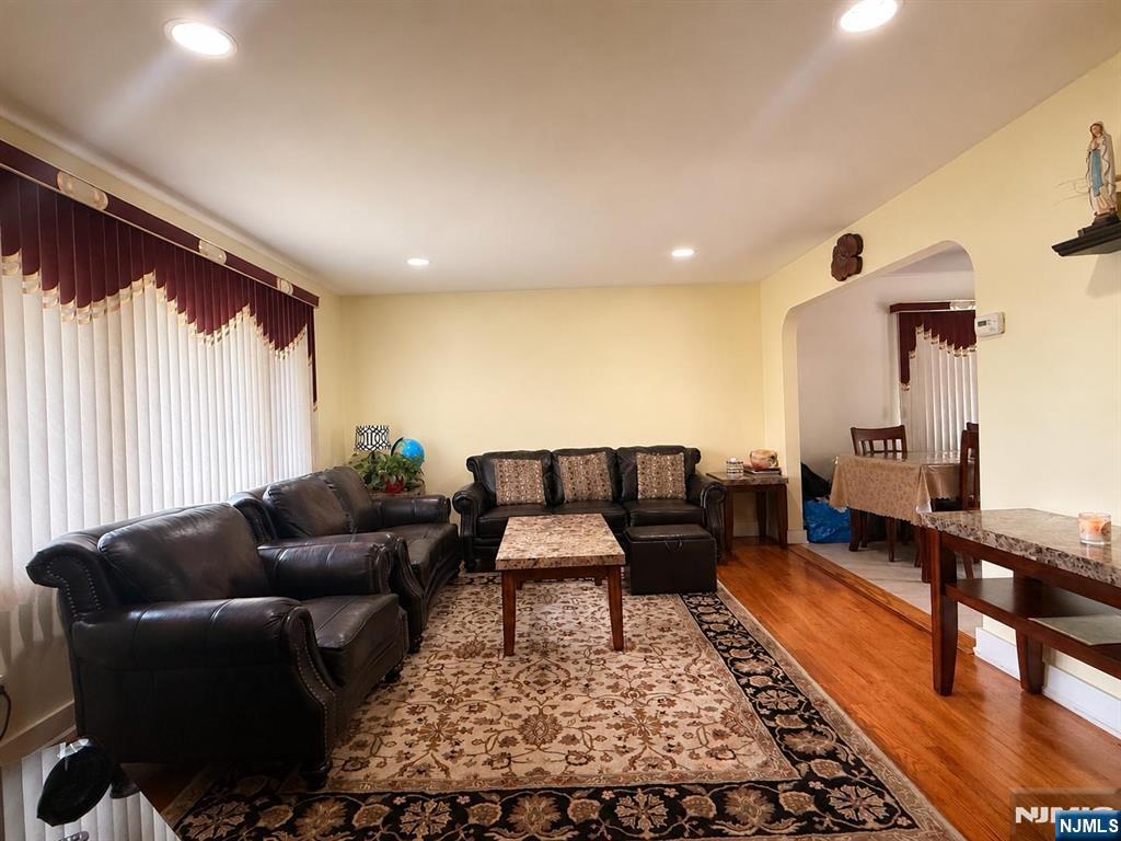 372 West Main Street Bergenfield, NJ 07621 - Photo 3 of 28