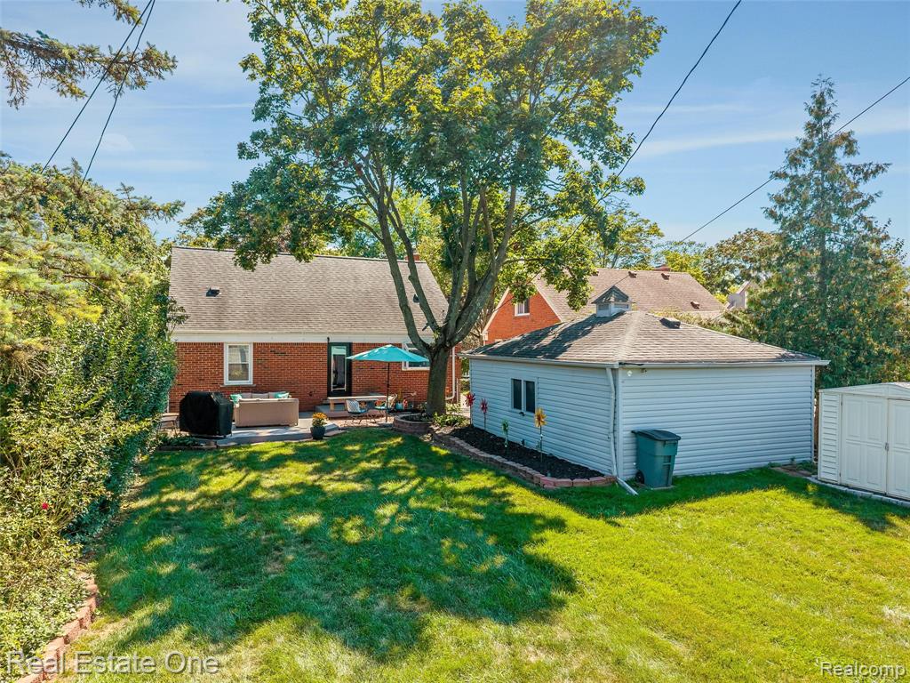 2040 Rosemont Road Berkley, MI 48072 - Photo 30 of 35