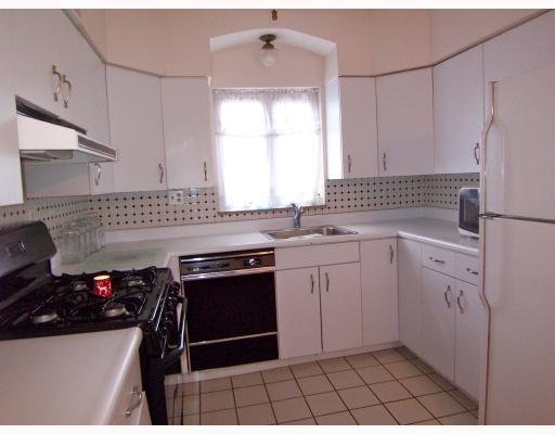 223 Castlegate Road Forest Hills, PA 15221 - Photo 5 of 18 Kitchen.
