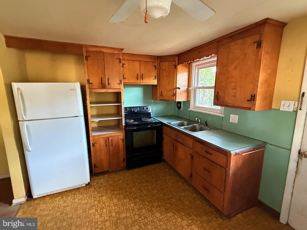 1238 Kauffman Road Pottstown, PA 19464 - Photo 16 of 25 Kitchen