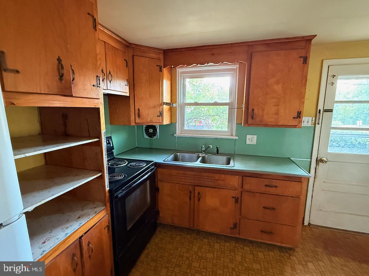 1238 Kauffman Road Pottstown, PA 19464 - Photo 17 of 25 Kitchen