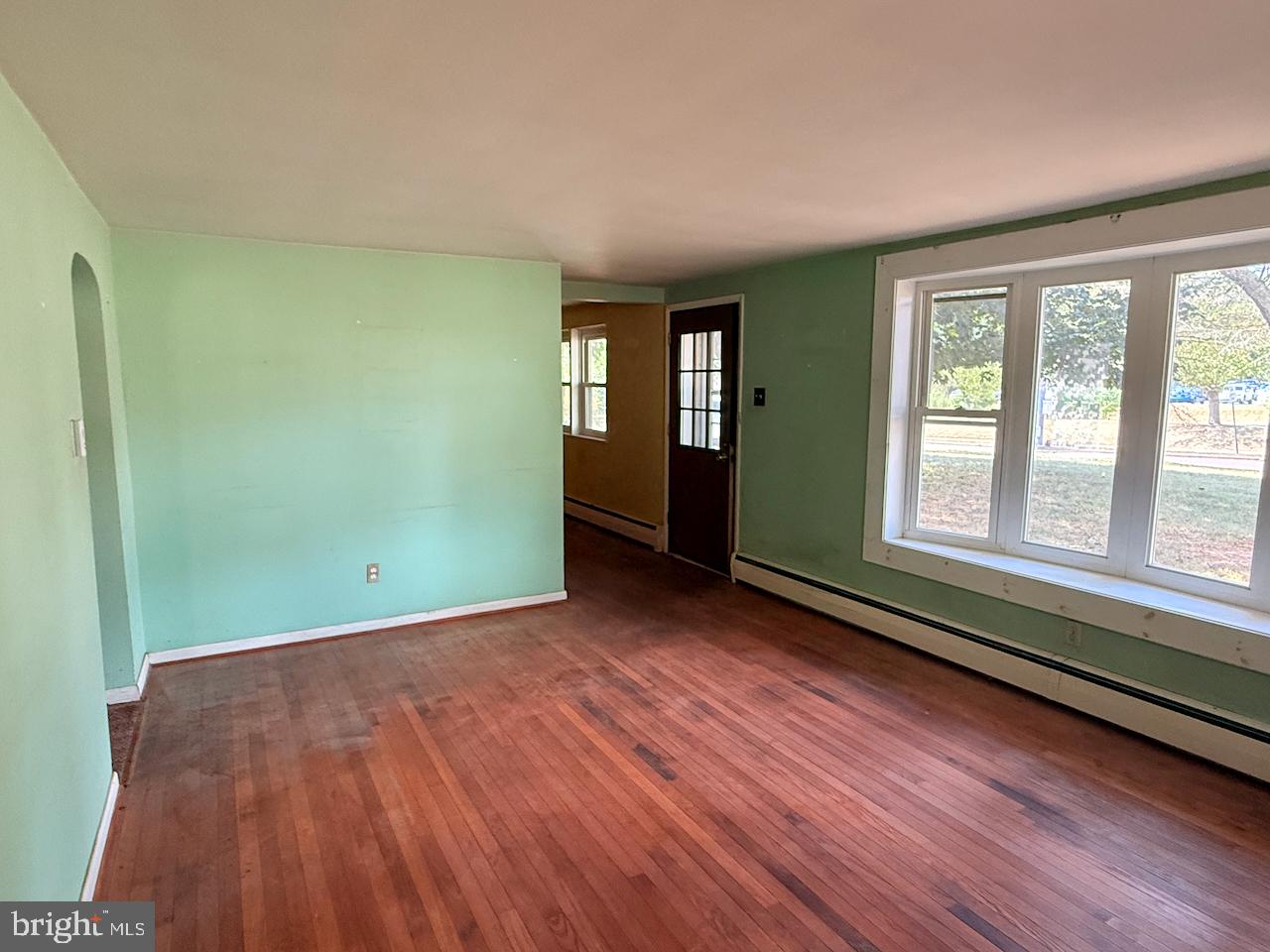 1238 Kauffman Road Pottstown, PA 19464 - Photo 5 of 25 Living Room