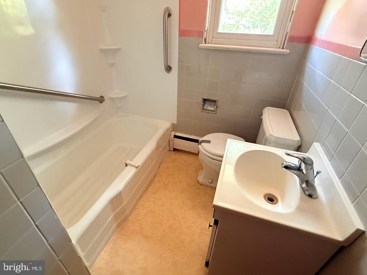 1238 Kauffman Road Pottstown, PA 19464 - Photo 10 of 25 Full Bathroom