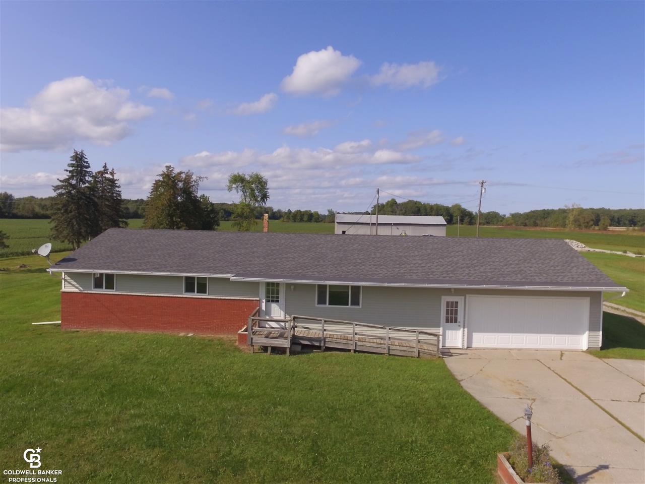 8654 Avoca Road Avoca, MI 48006 - Photo 6 of 13