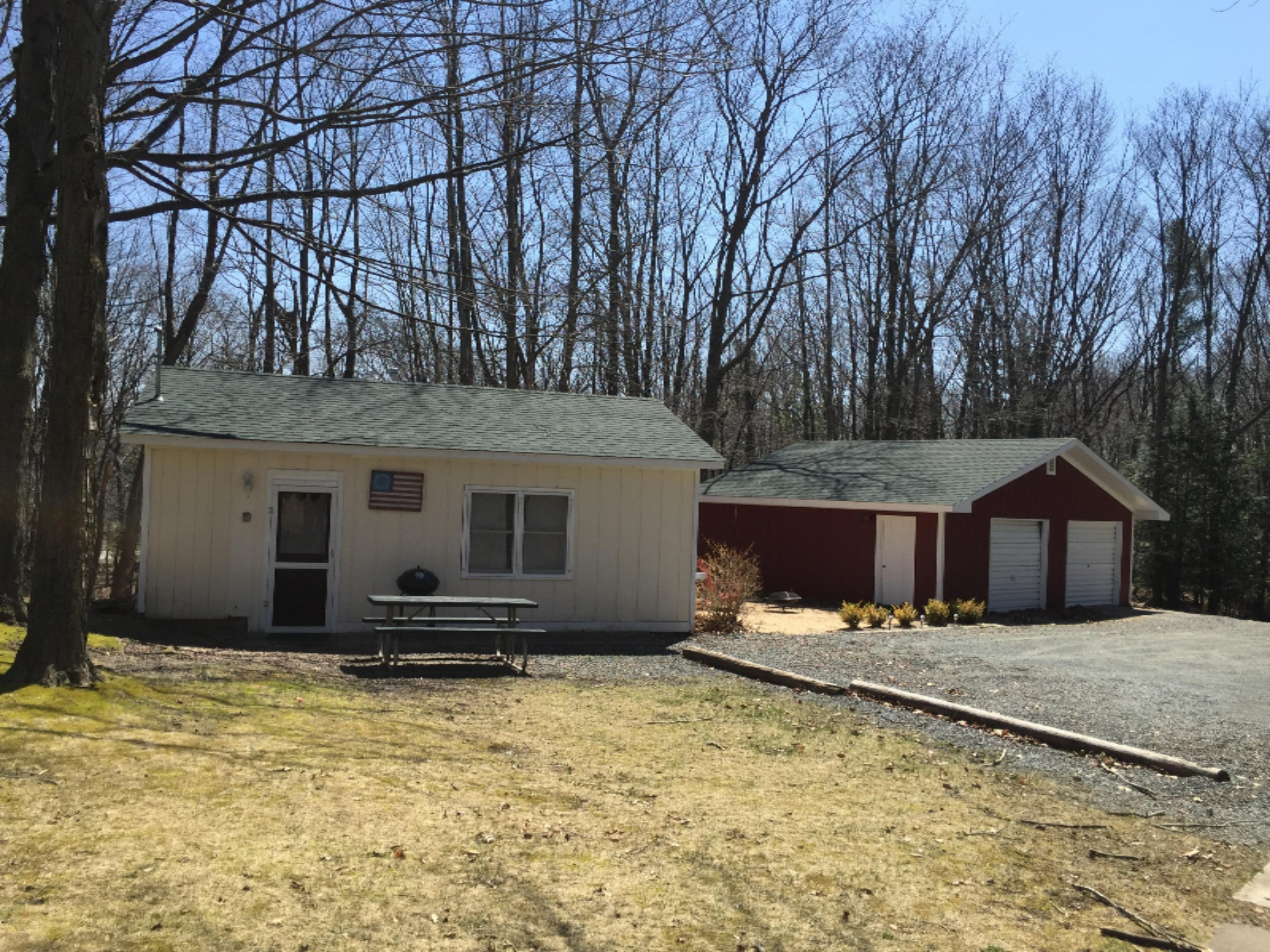 2704 Piney Ridge Road Ludington, MI 49431 - Photo 2 of 13 Cottage and Barn
