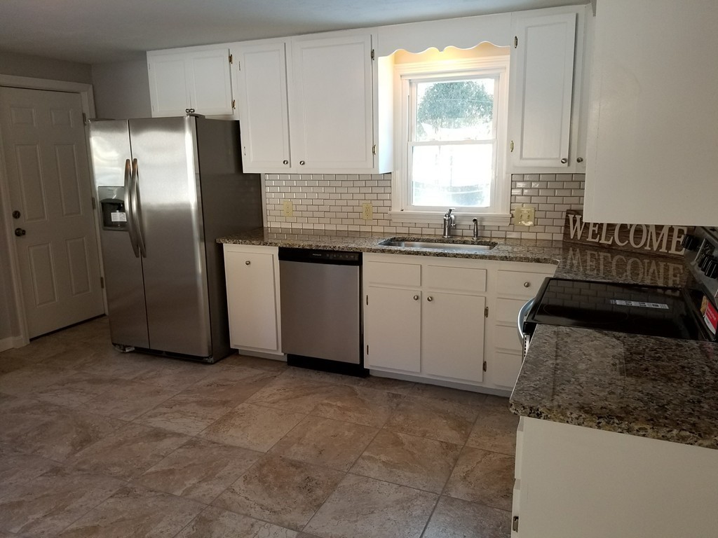124 Lower Gore Road Webster, MA 01570 - Photo 8 of 30
