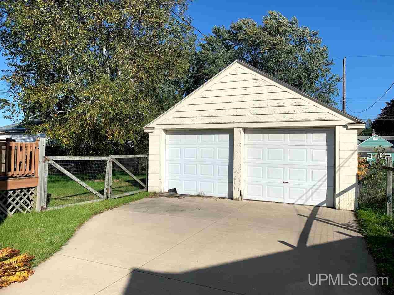 205 South Lincoln Road Escanaba, MI 49829 - Photo 4 of 22 Gallery Image 4
