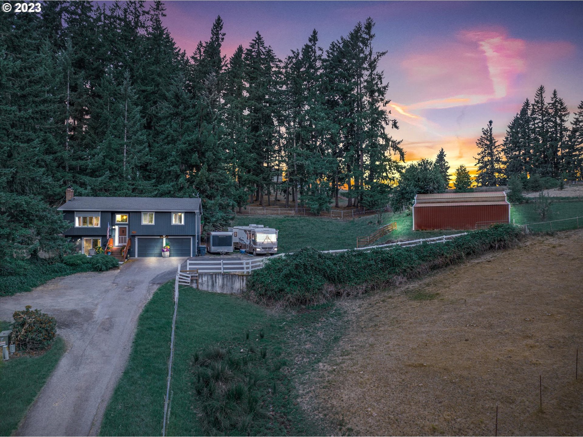 18395 South Henrici Road Oregon City, OR 97045 - Photo 1 of 29 Gallery Image 1