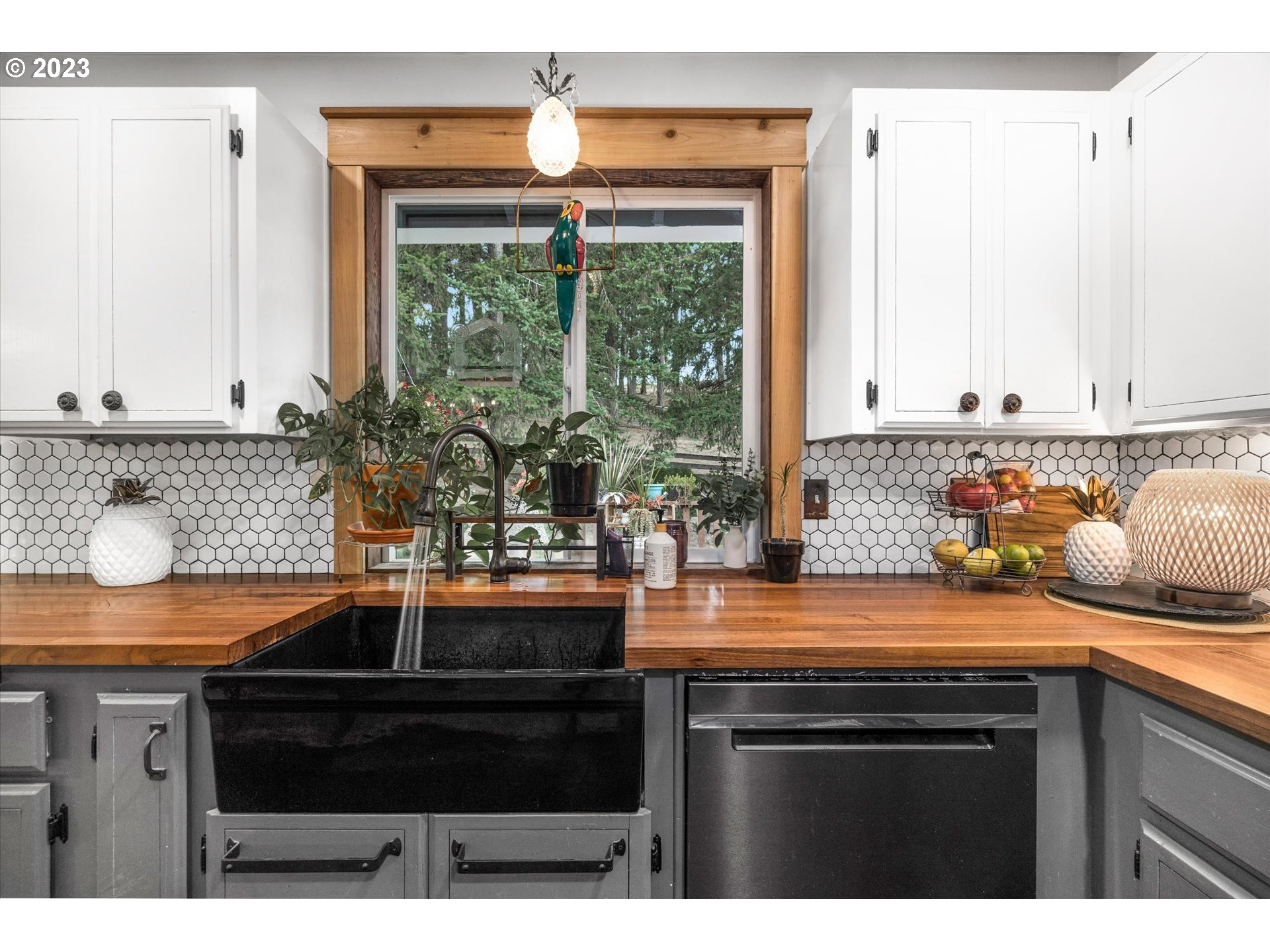 18395 South Henrici Road Oregon City, OR 97045 - Photo 11 of 29 Gallery Image 11