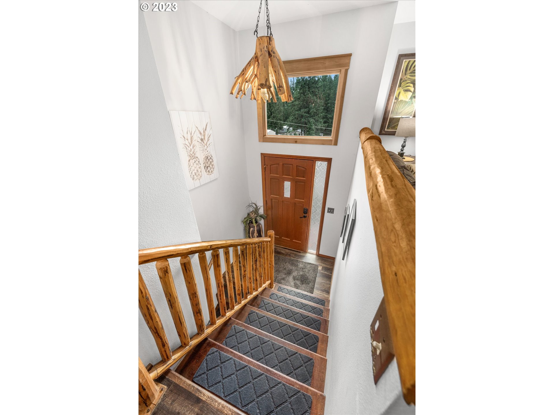18395 South Henrici Road Oregon City, OR 97045 - Photo 5 of 29 Gallery Image 5