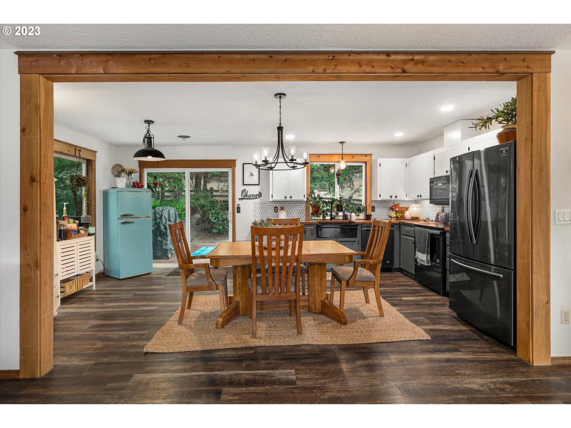 18395 South Henrici Road Oregon City, OR 97045 - Photo 8 of 29 Gallery Image 8