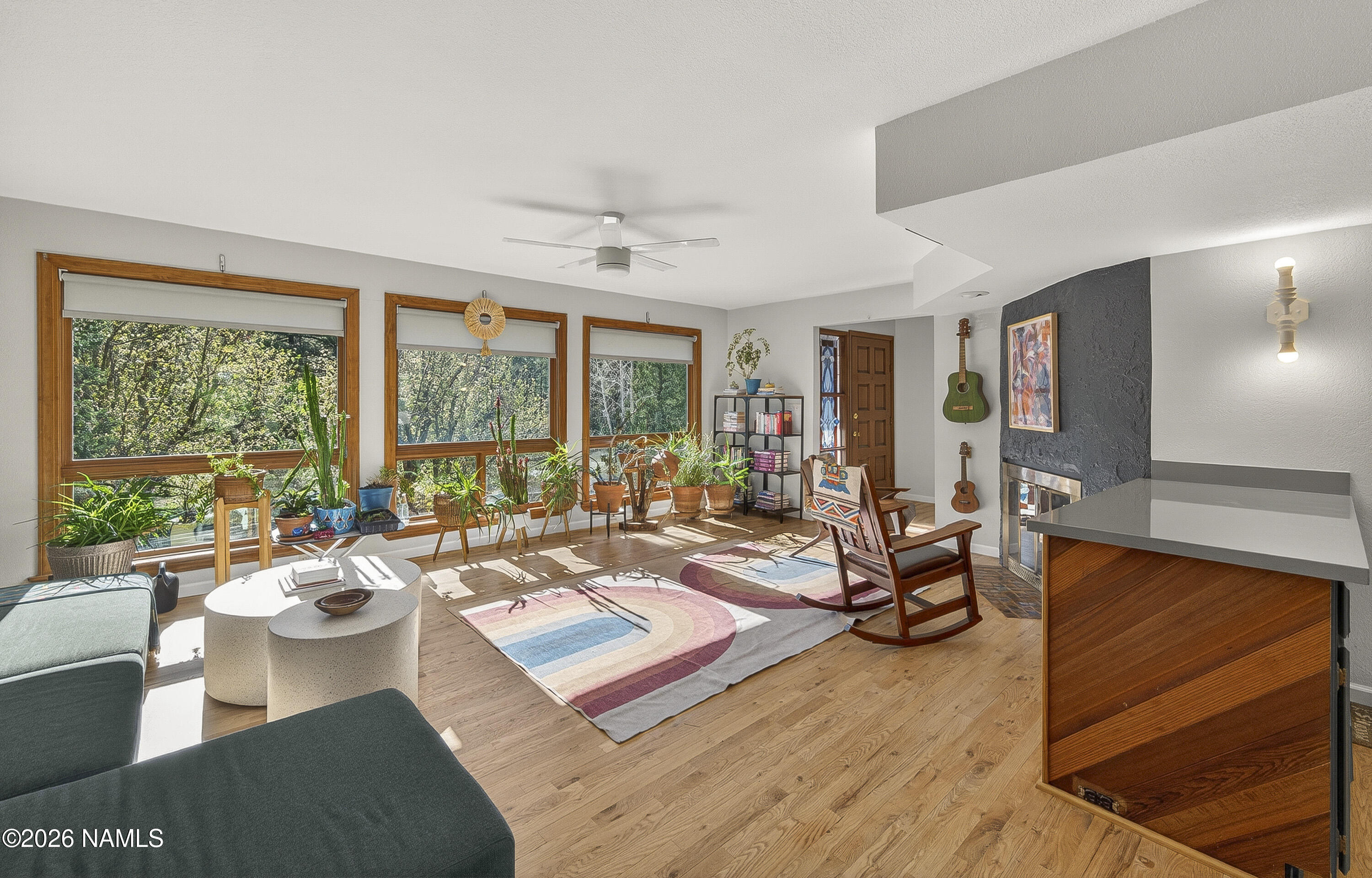 910 North Turquoise Drive Flagstaff, AZ 86001 - Photo 5 of 39 Living room 2