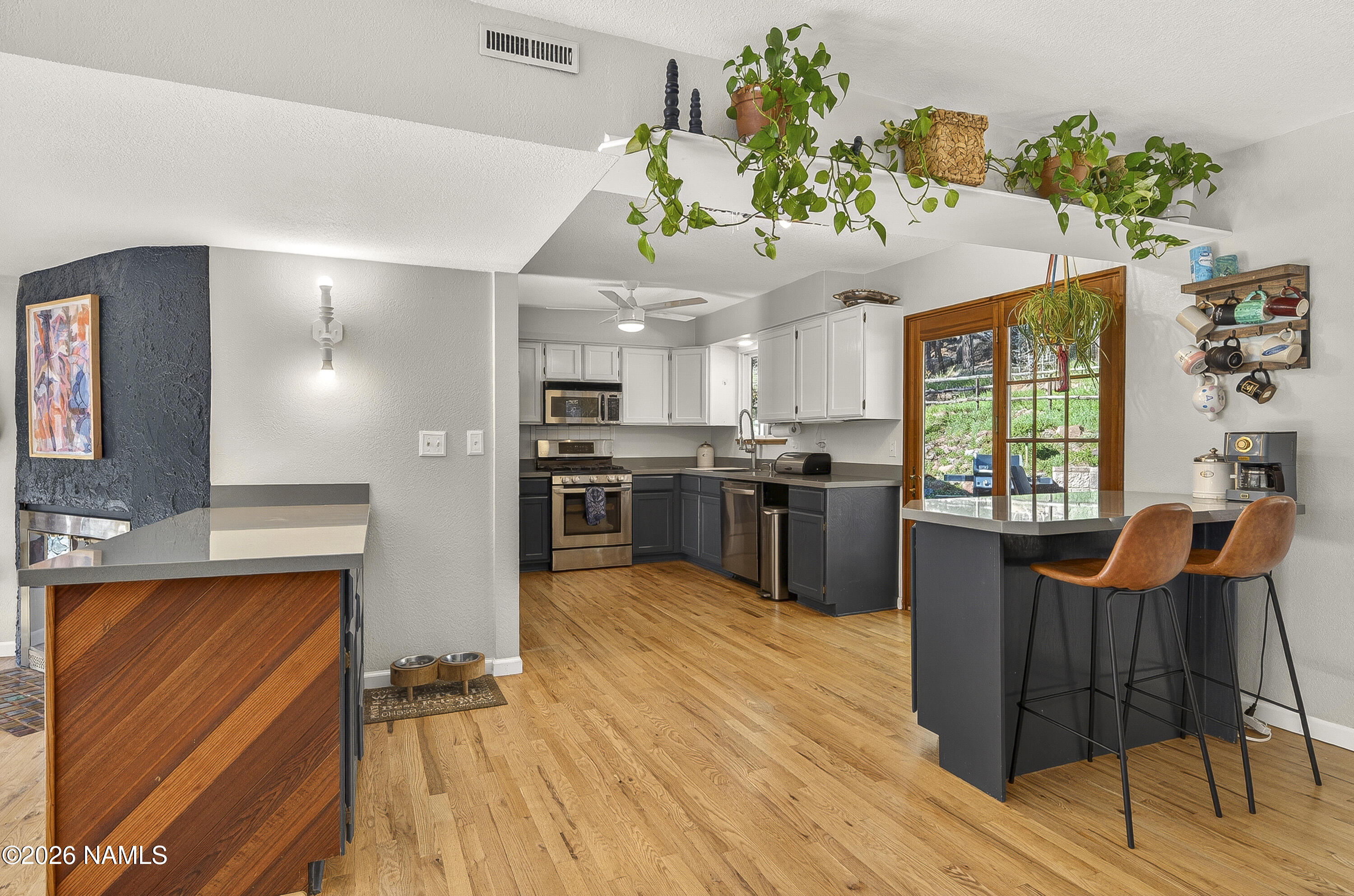 910 North Turquoise Drive Flagstaff, AZ 86001 - Photo 6 of 39 Kitchen 3