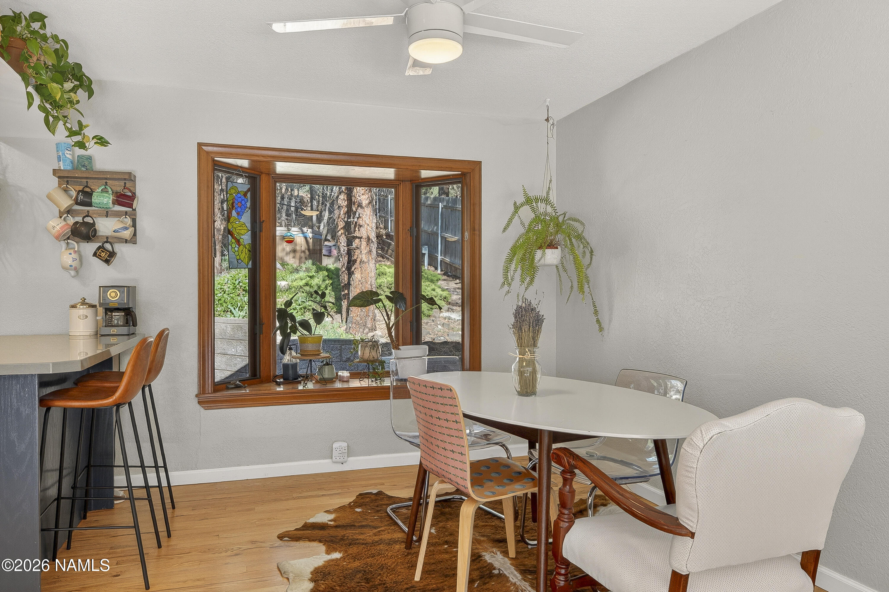 910 North Turquoise Drive Flagstaff, AZ 86001 - Photo 10 of 39 Dining Room