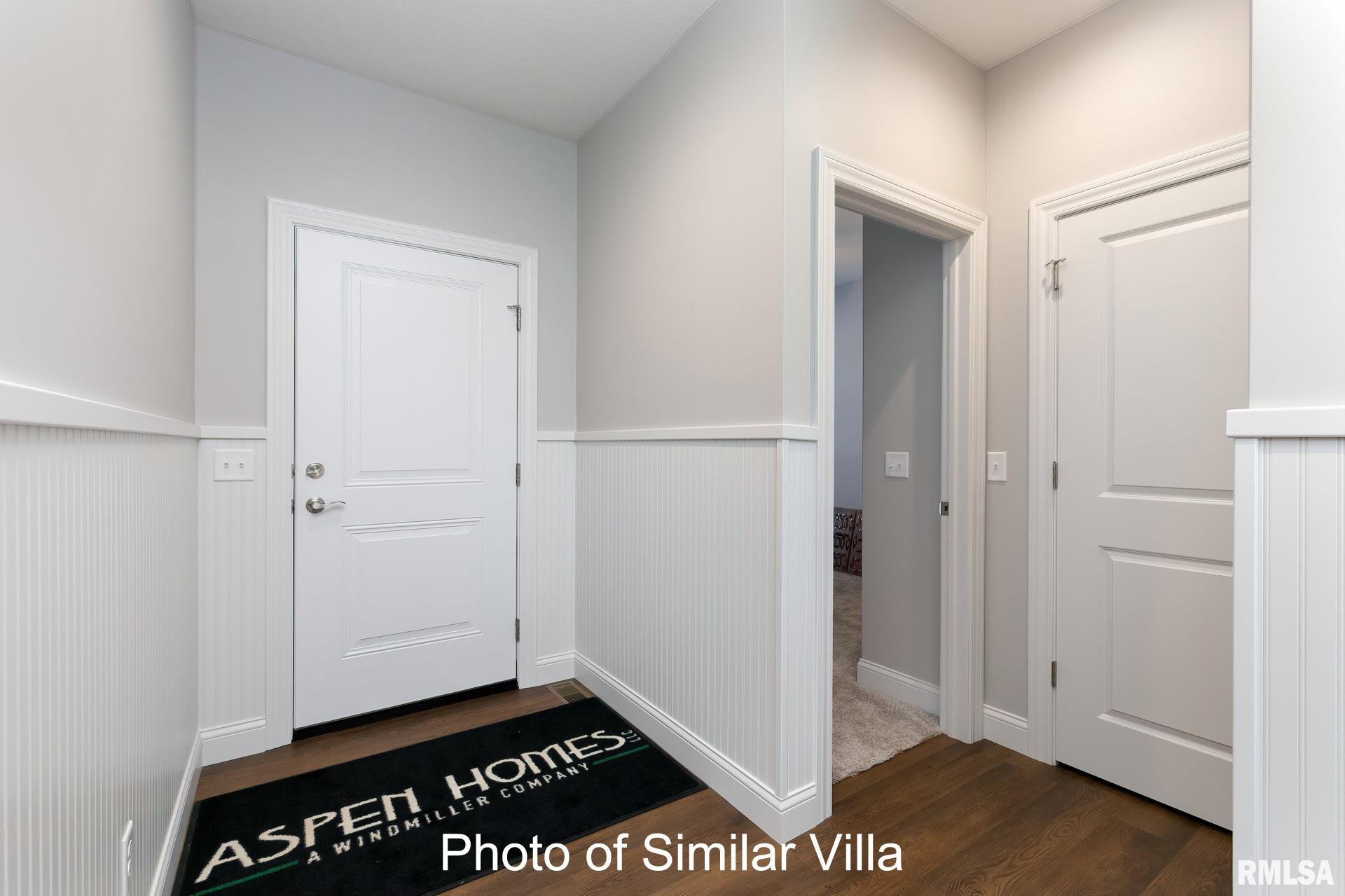 5652 Red Fox Road Bettendorf, IA 52722 - Photo 2 of 36
