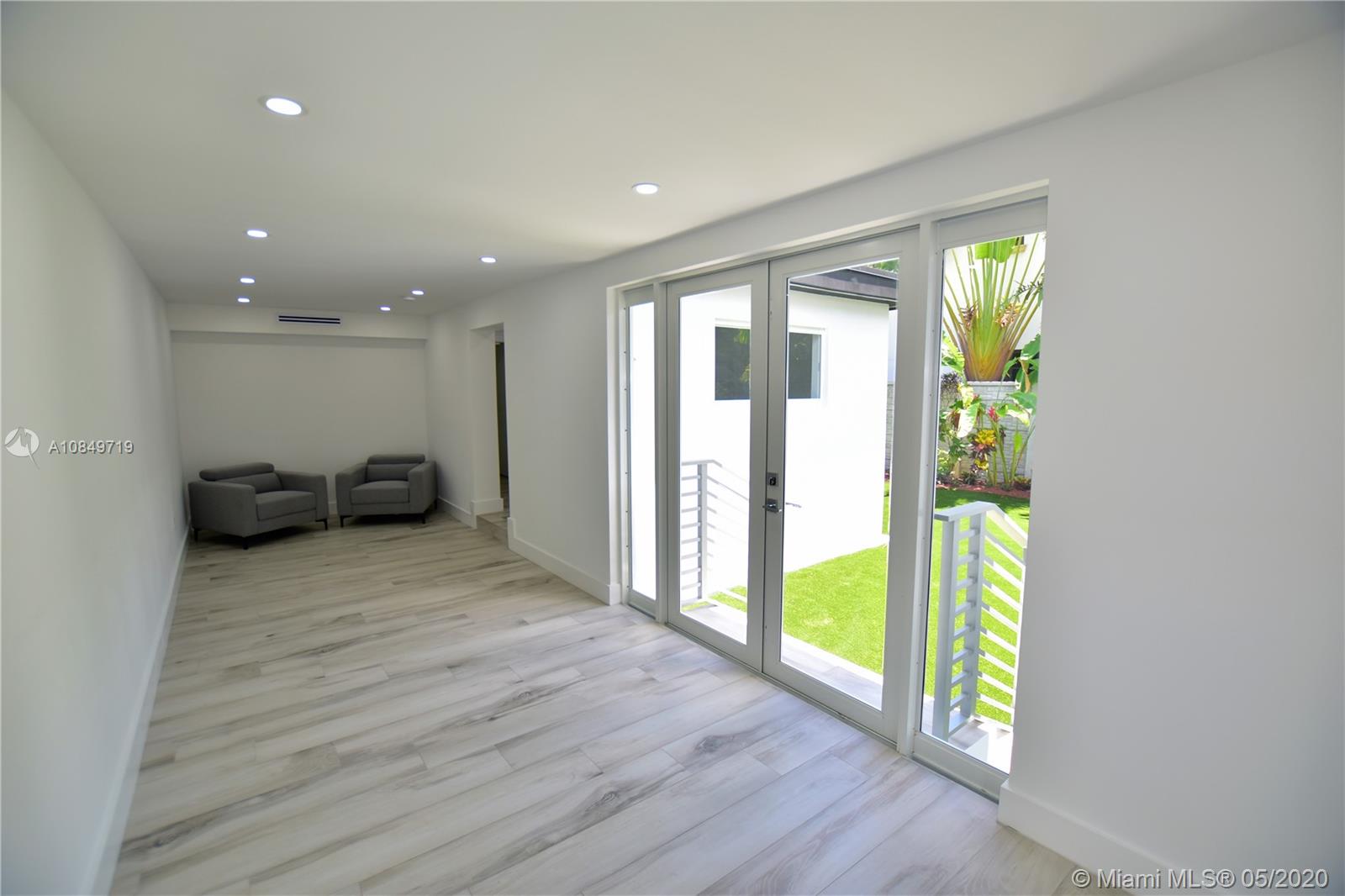 415 Southwest 30th Road Miami, FL 33129 - Photo 23 of 39