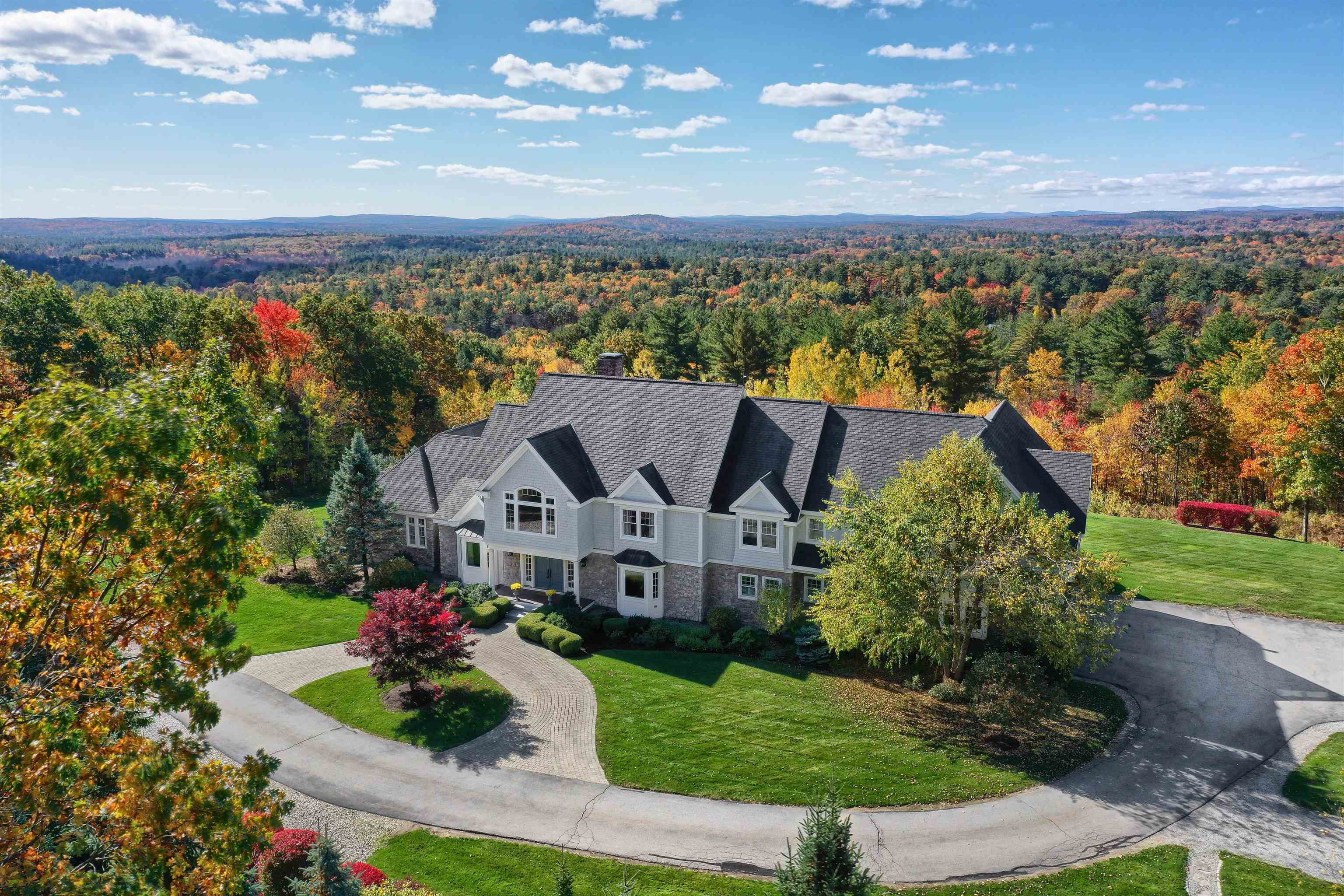 18 Grant Drive Bedford, NH 03110 - Photo 1 of 40