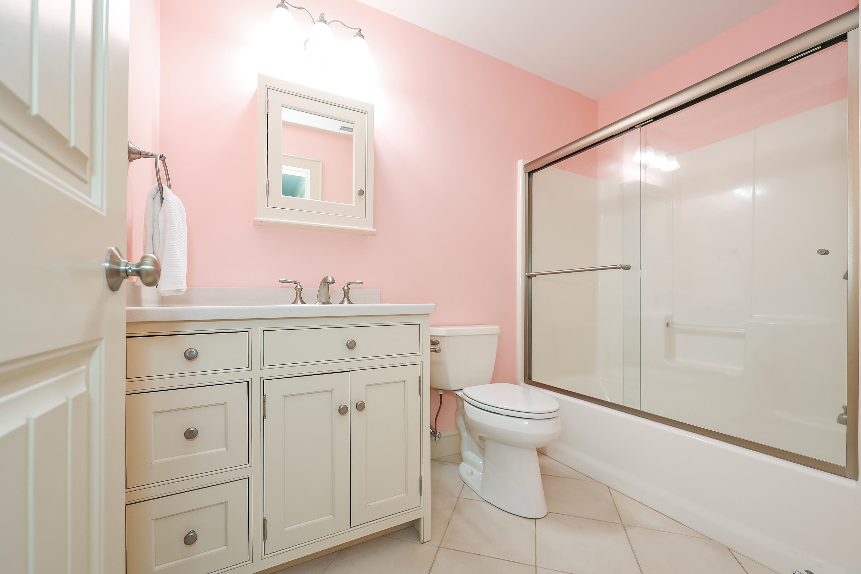 18 Grant Drive Bedford, NH 03110 - Photo 28 of 40