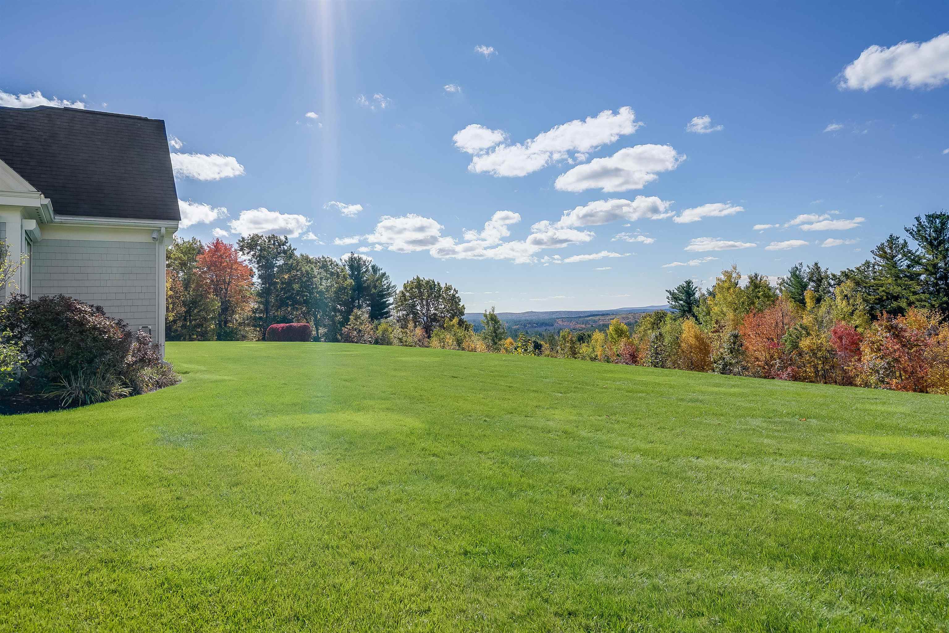 18 Grant Drive Bedford, NH 03110 - Photo 33 of 40