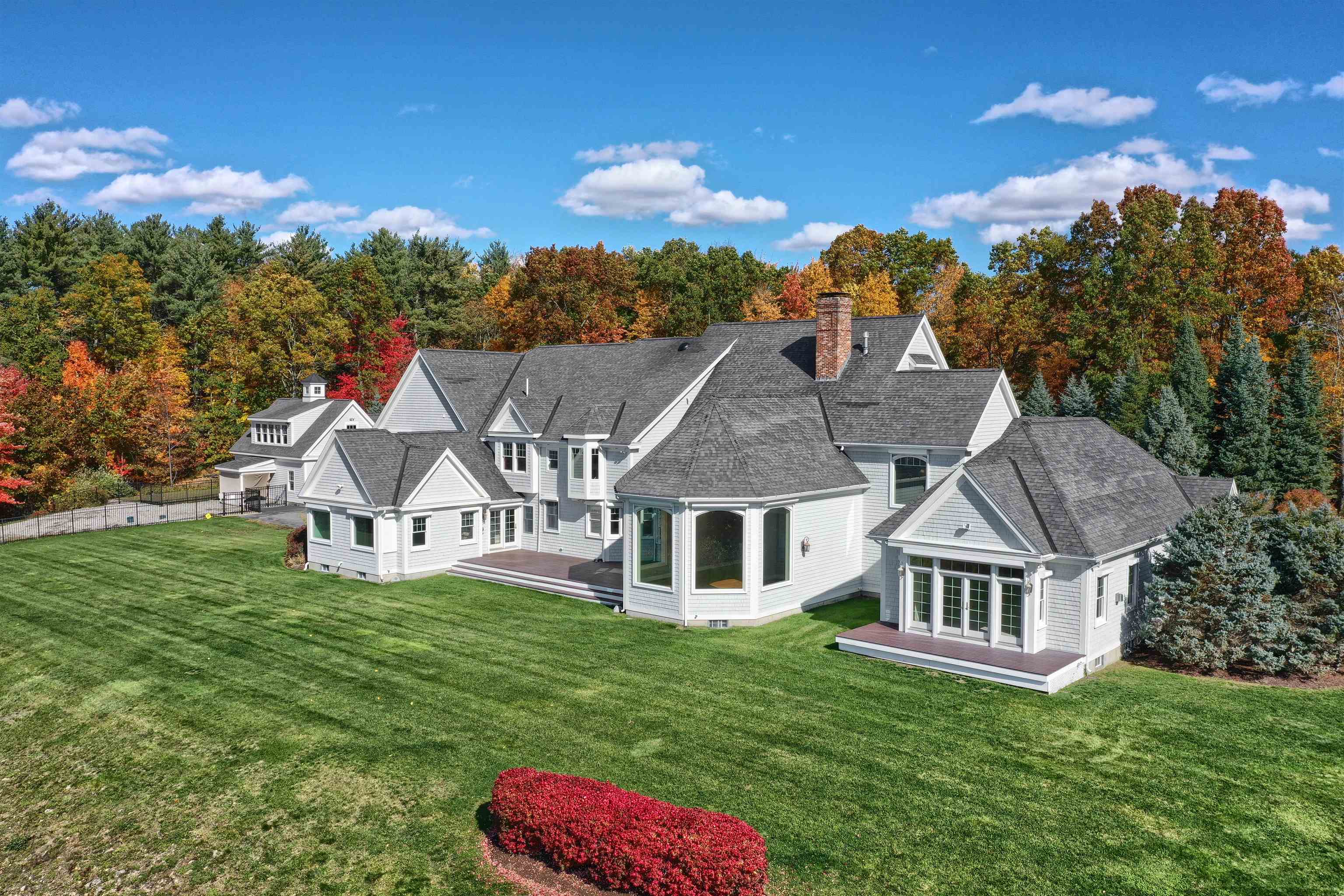 18 Grant Drive Bedford, NH 03110 - Photo 35 of 40