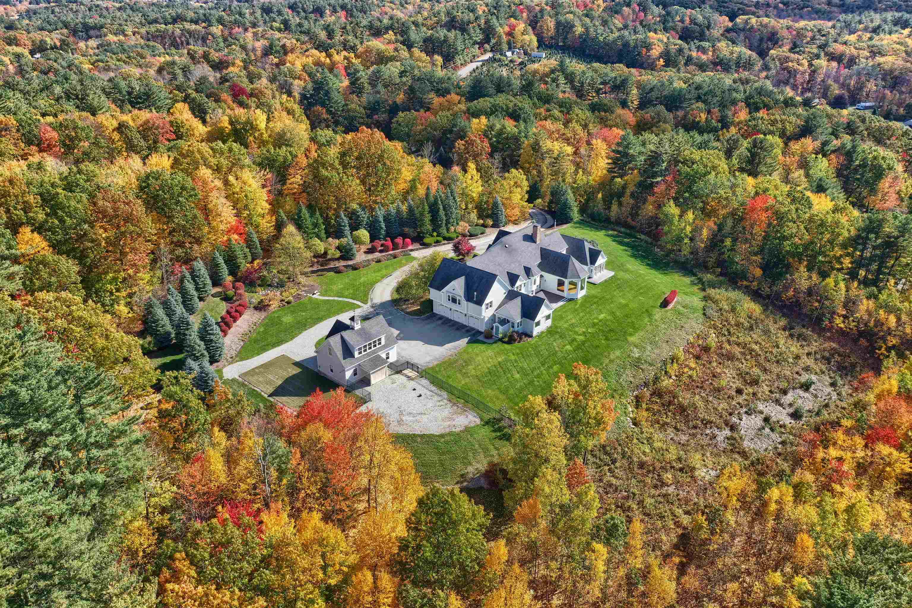 18 Grant Drive Bedford, NH 03110 - Photo 36 of 40