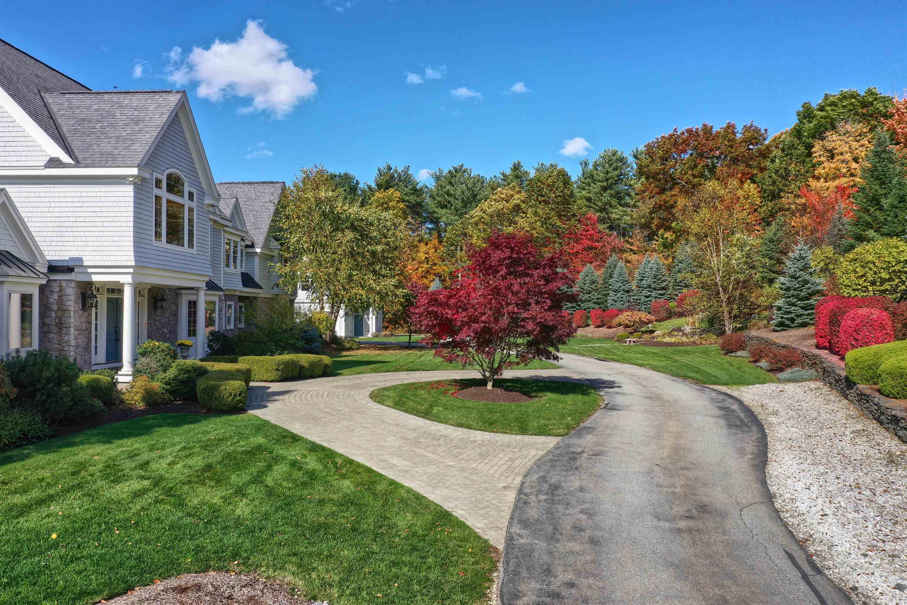 18 Grant Drive Bedford, NH 03110 - Photo 4 of 40