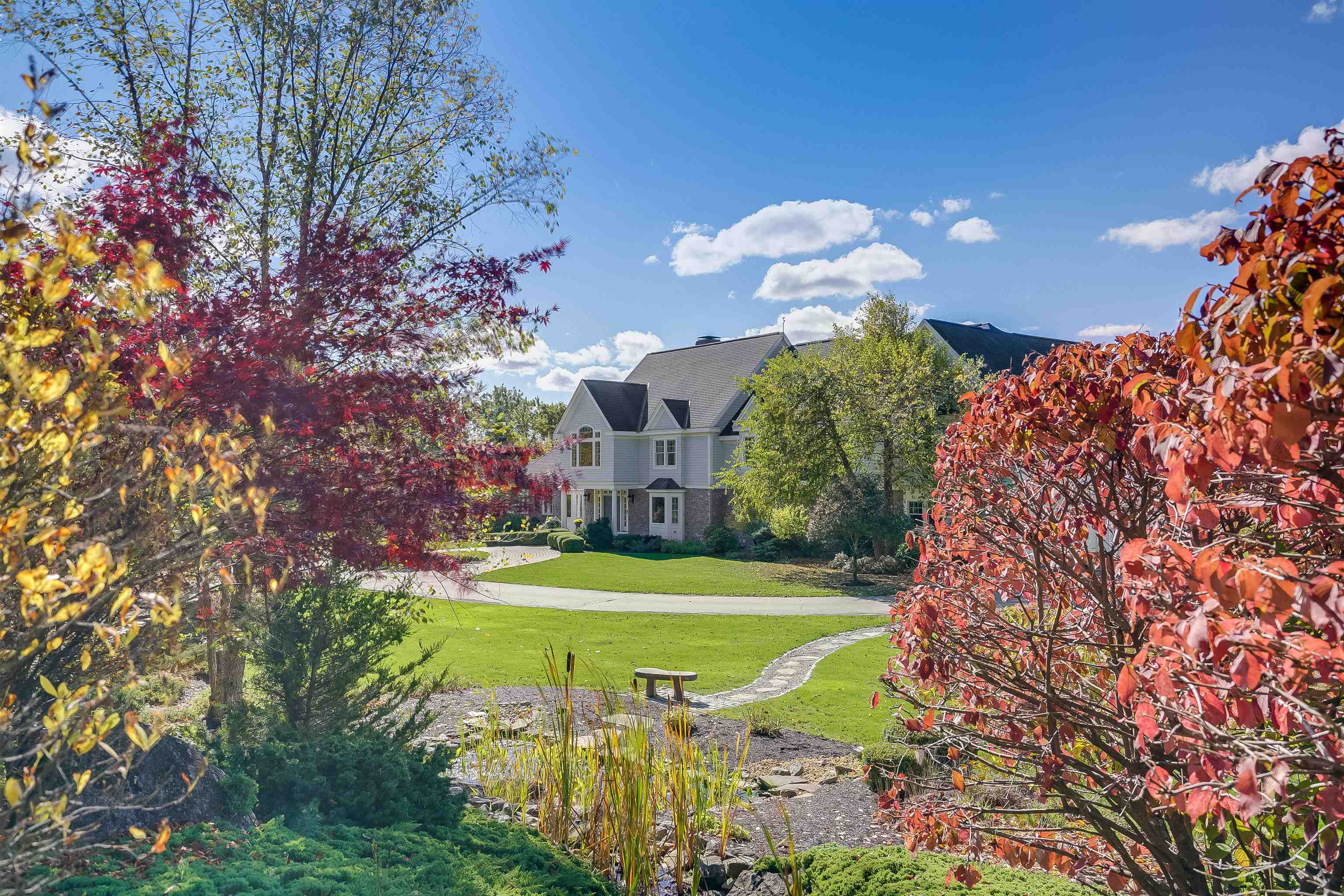 18 Grant Drive Bedford, NH 03110 - Photo 5 of 40