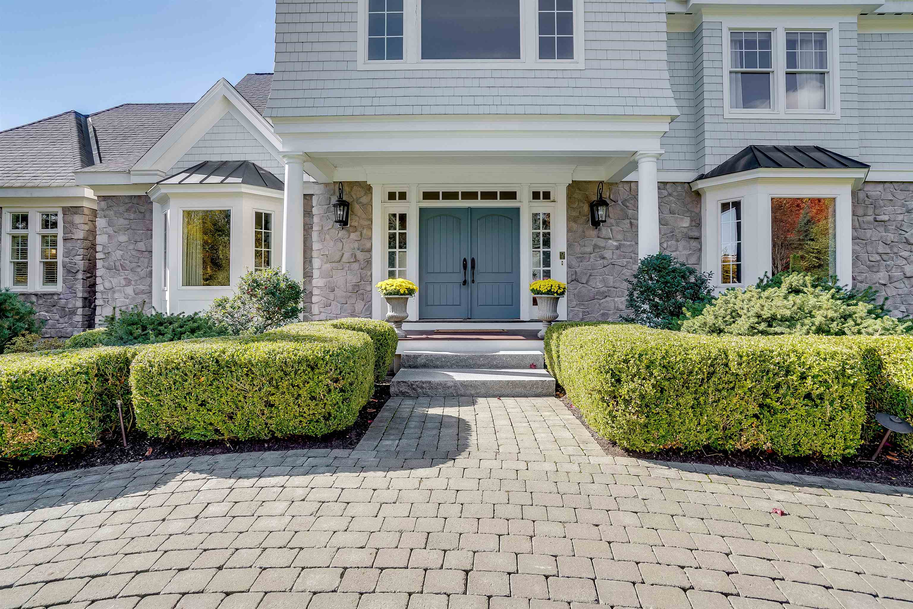 18 Grant Drive Bedford, NH 03110 - Photo 7 of 40