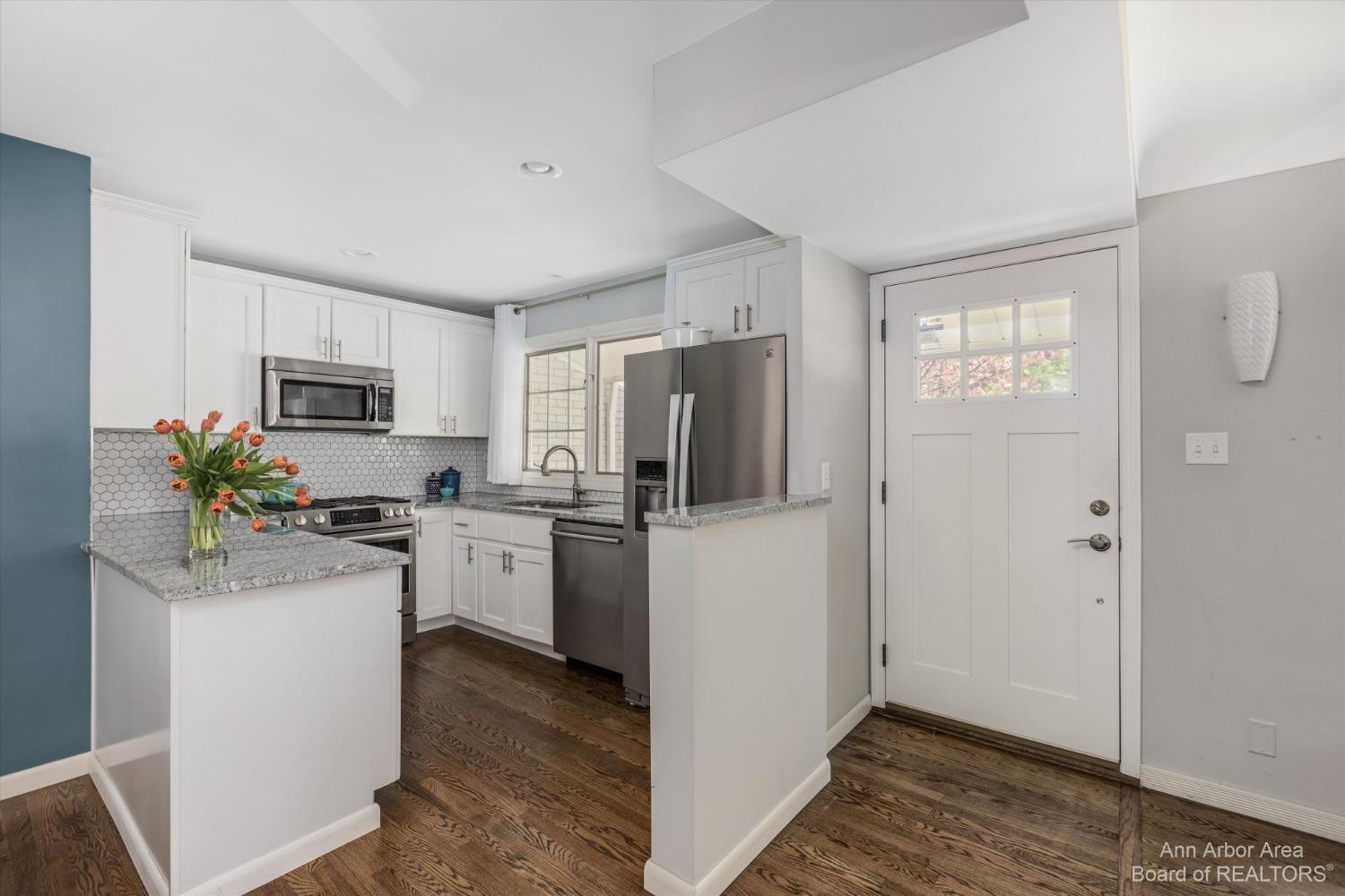 2777 Colony Road Ann Arbor, MI 48104 - Photo 9 of 41 Photo 9