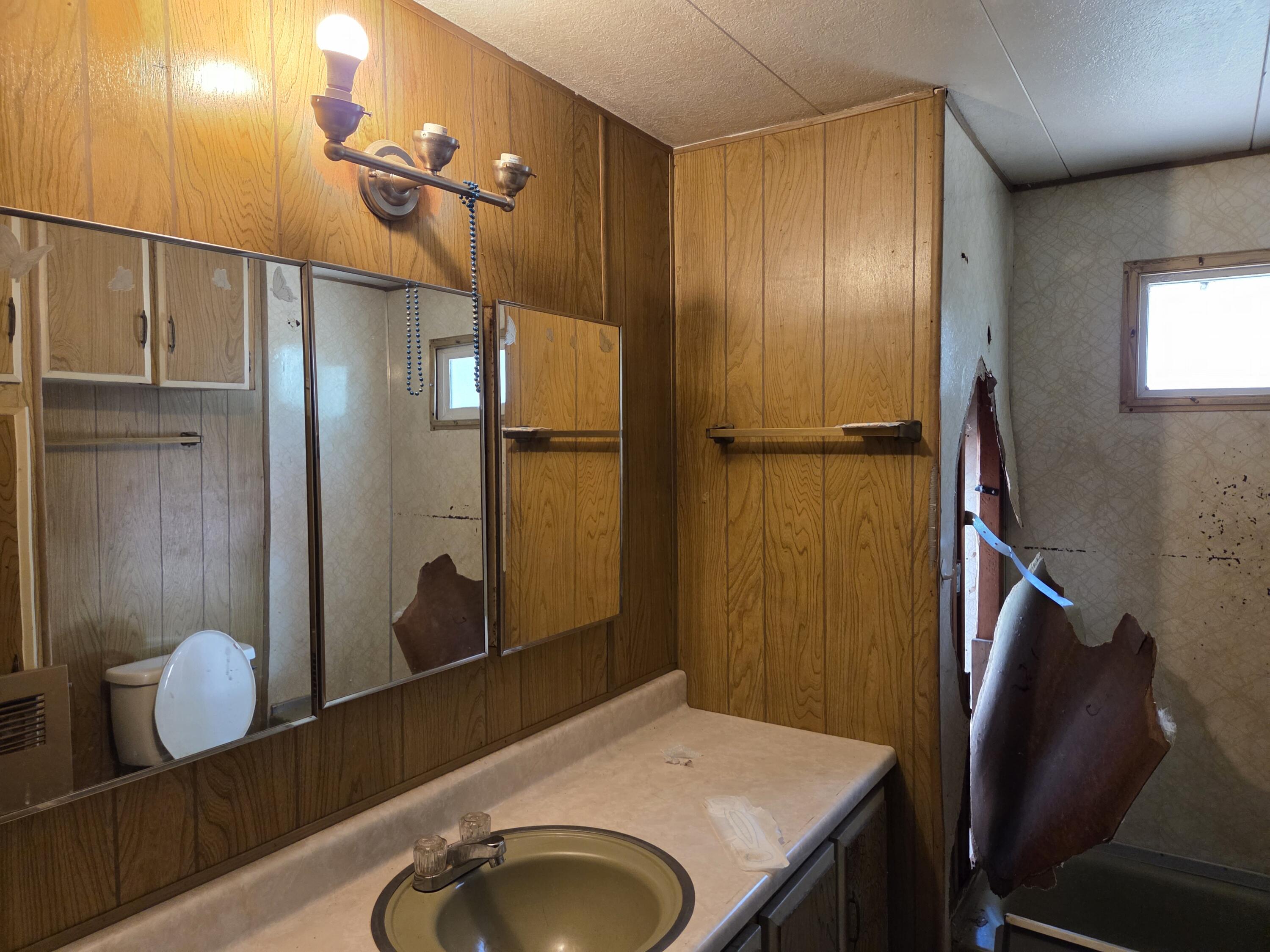 33433 Plateau Pines Road Shingletown, CA 96088 - Photo 17 of 25 BATHROOM