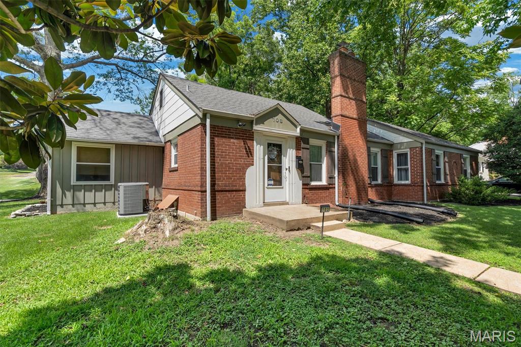 103 Thoroughman Avenue Ferguson, MO 63135 - Photo 2 of 23