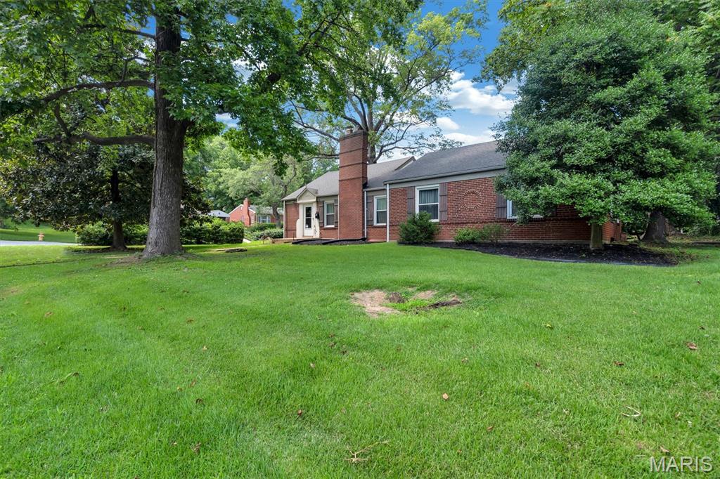 103 Thoroughman Avenue Ferguson, MO 63135 - Photo 3 of 23