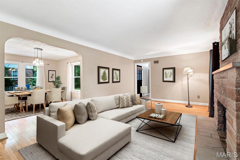 103 Thoroughman Avenue Ferguson, MO 63135 - Photo 4 of 23