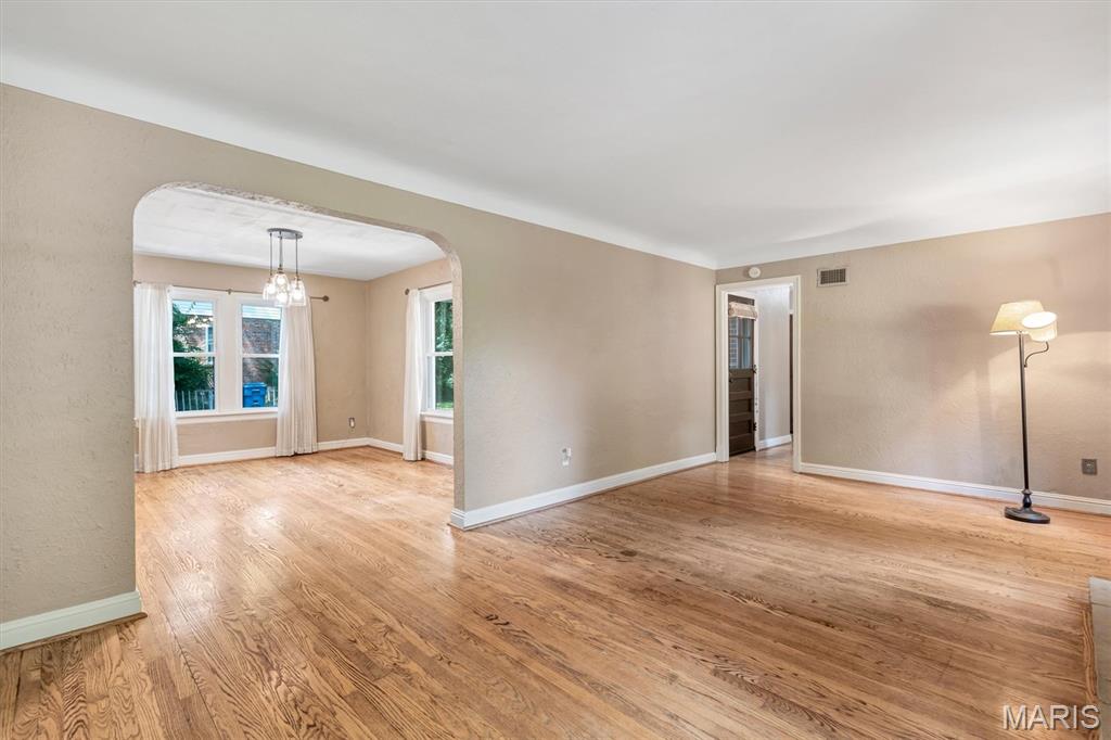 103 Thoroughman Avenue Ferguson, MO 63135 - Photo 7 of 23