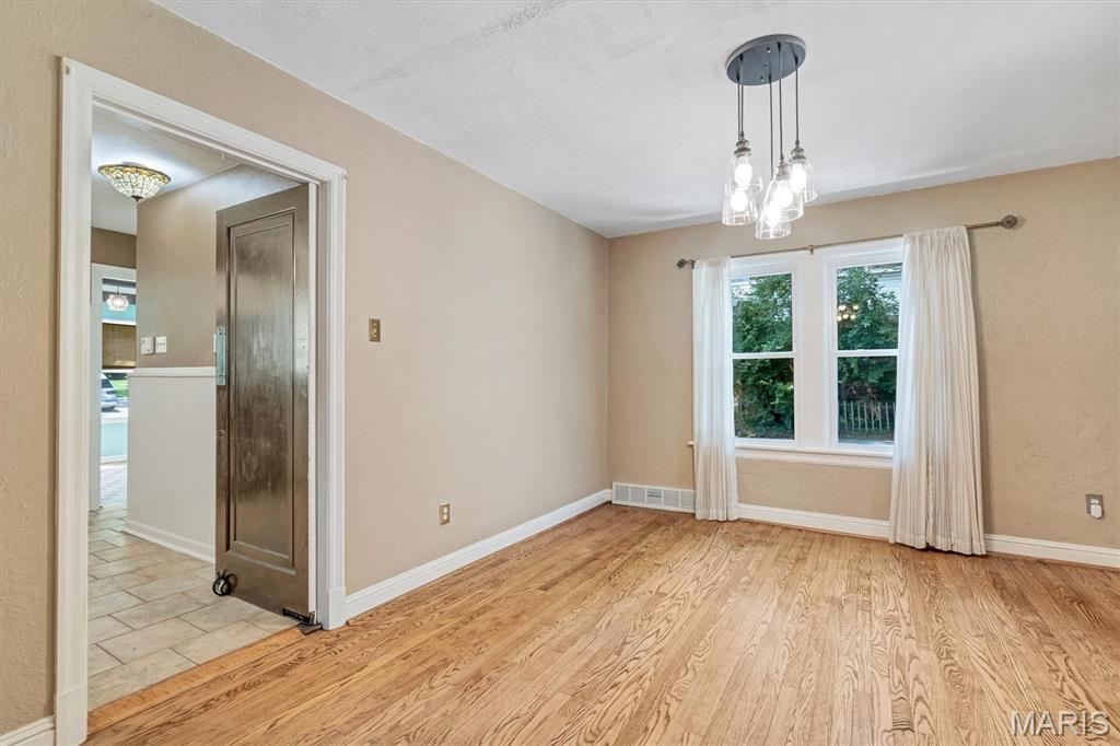 103 Thoroughman Avenue Ferguson, MO 63135 - Photo 8 of 23