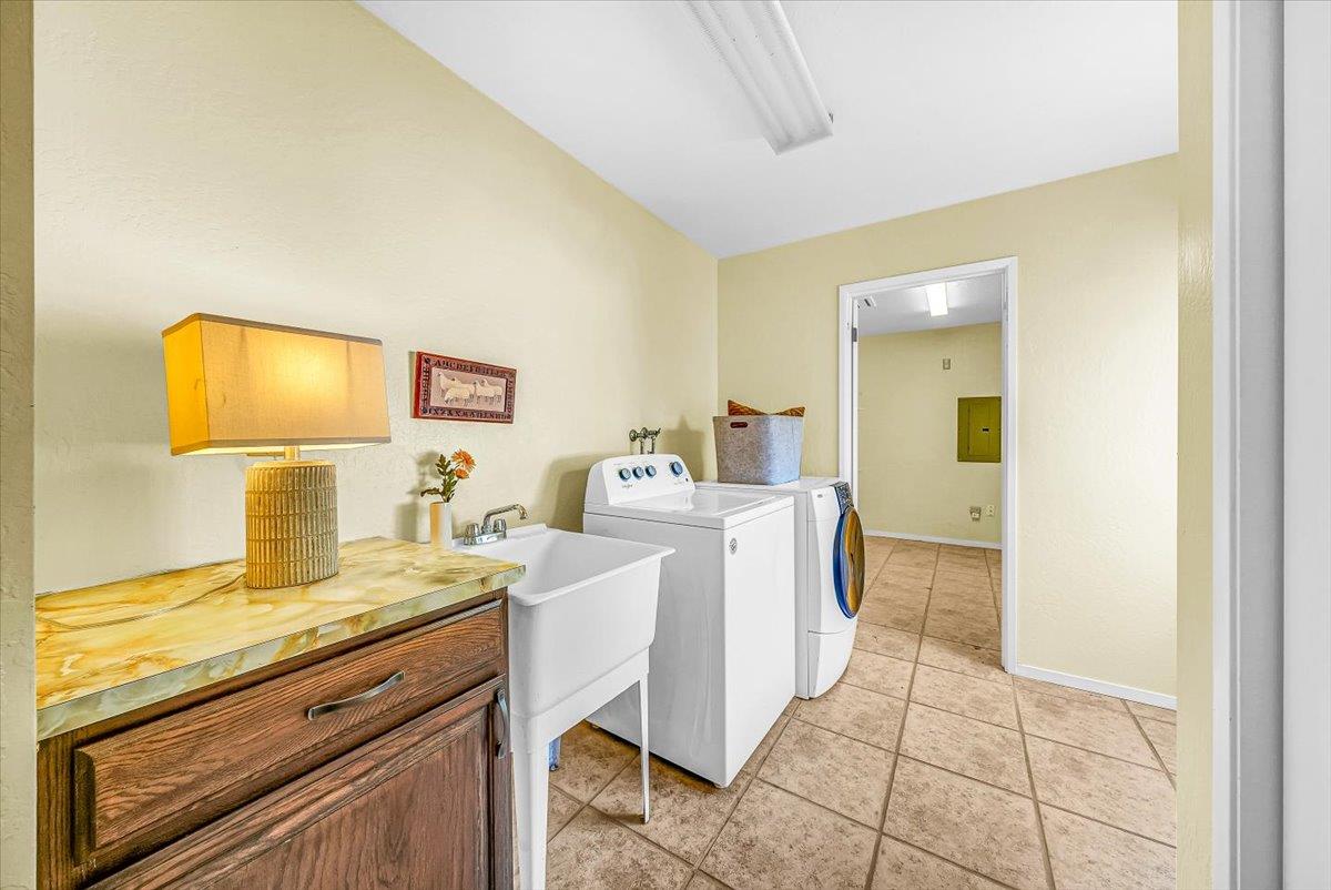 162 Littlefield Road Monterey, CA 93940 - Photo 16 of 35 Gallery Image 16