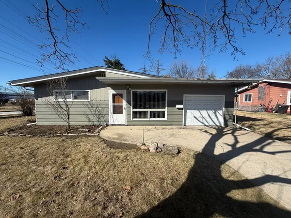 $279,900 | 28 South Willoway, North Aurora, IL 60542