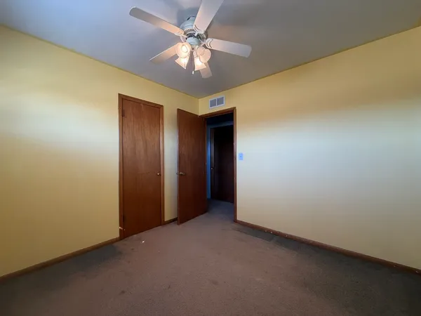 $279,900 | 28 South Willoway, North Aurora, IL 60542