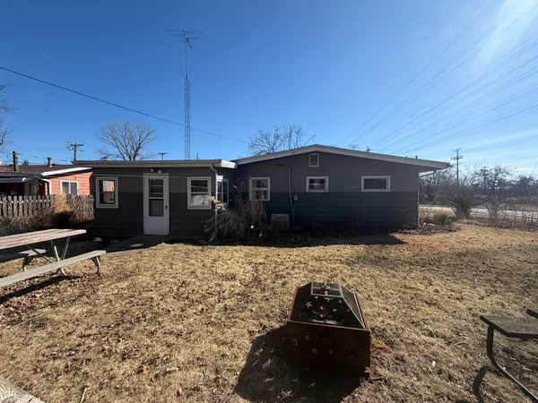 $279,900 | 28 South Willoway, North Aurora, IL 60542