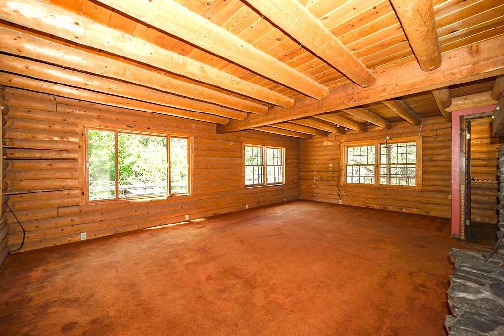 691 Lost Bridge Road Lewiston, CA 96052 - Photo 5 of 52 Living room b4 staging