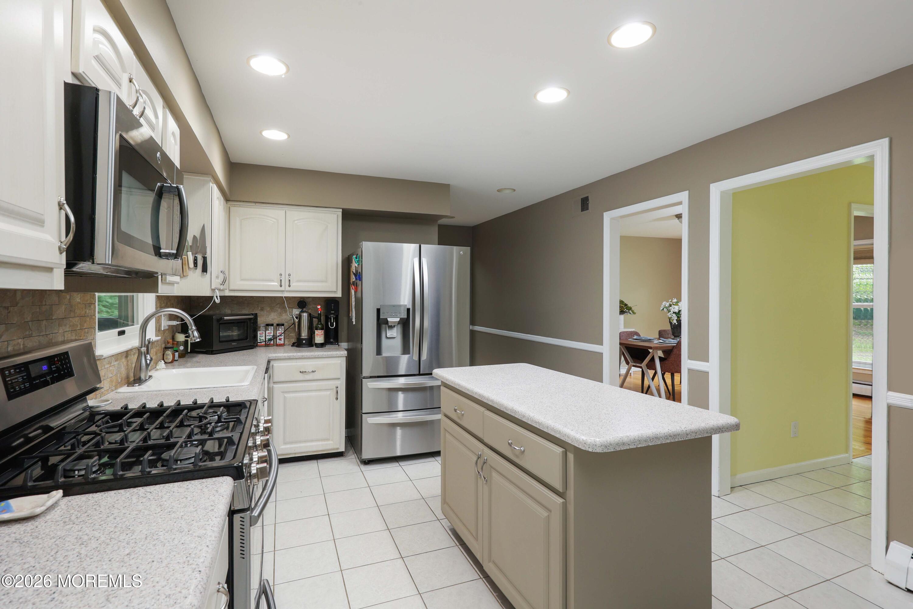 139 Sleepy Hollow Road Middletown, NJ 07748 - Photo 31 of 60 758A7938
