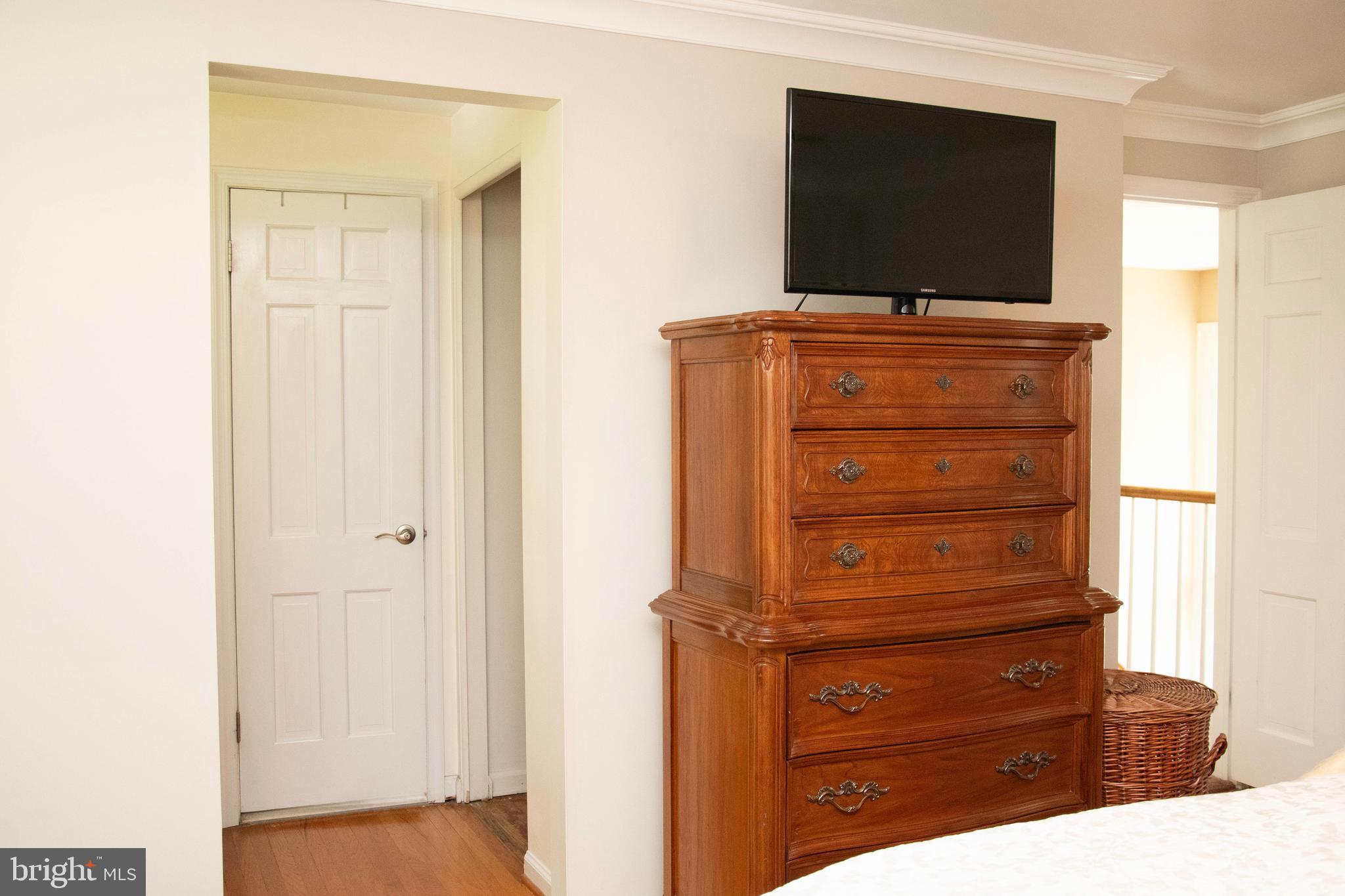 2802 Waterford Drive Cinnaminson, NJ 08077 - Photo 37 of 59 a living room with flat screen tv