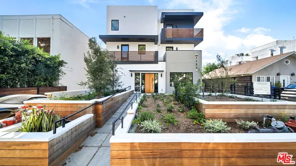$5,795 | 1123 North Formosa Avenue, Unit 3, West Hollywood, CA 90046
