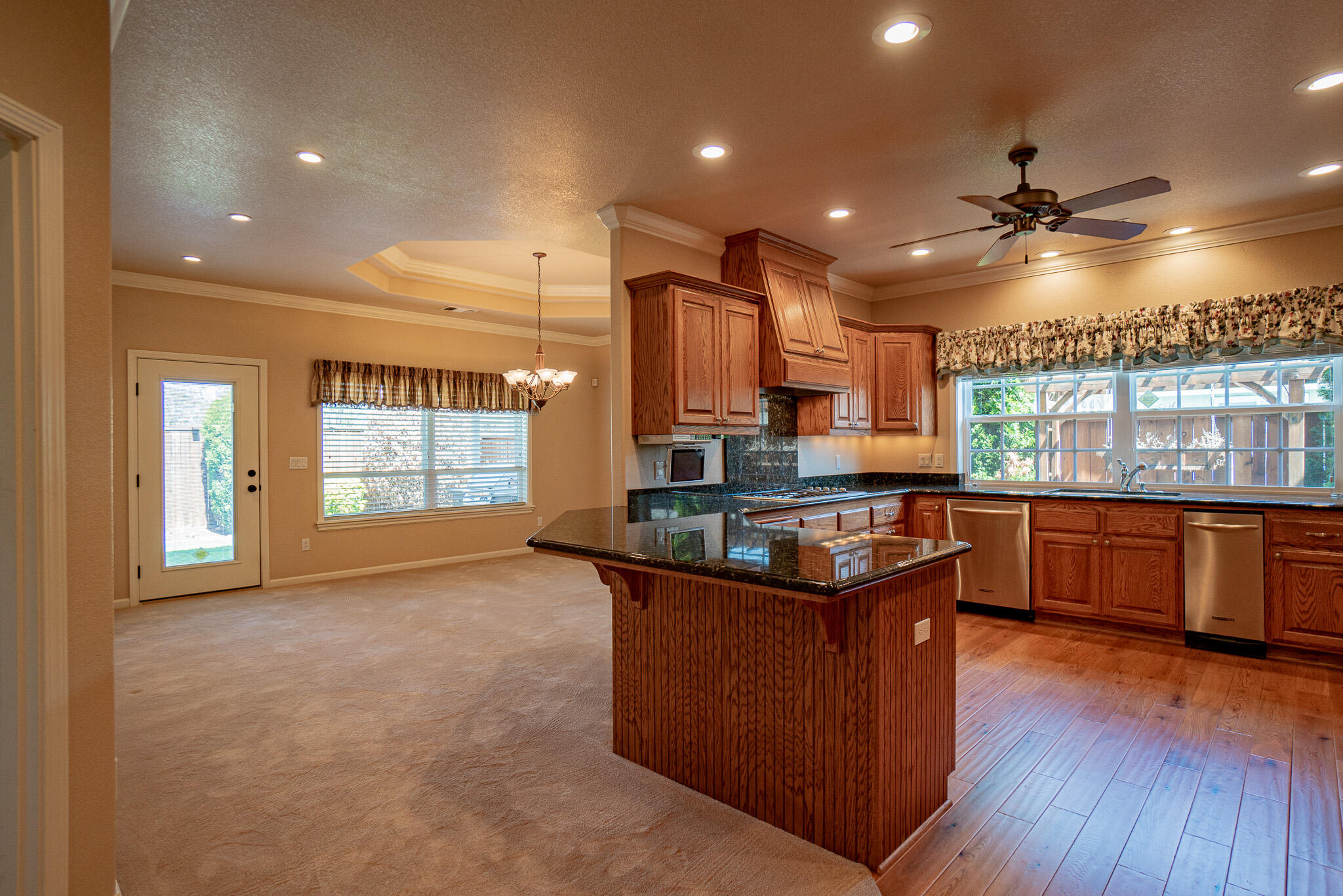2329 Rabun Way Central Point, OR 97502 - Photo 13 of 40 DSC04041-HDR